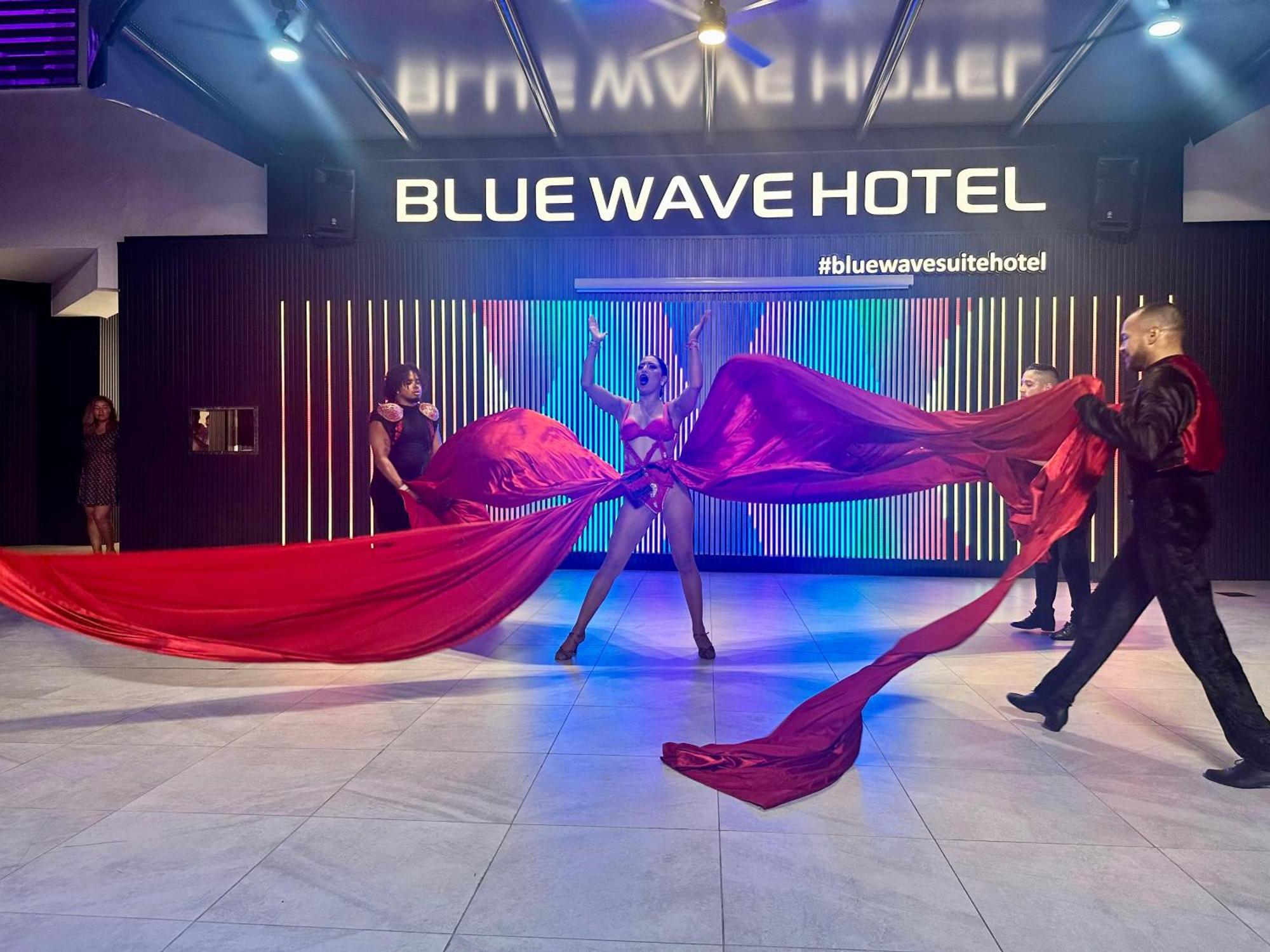 מלון Blue Wave